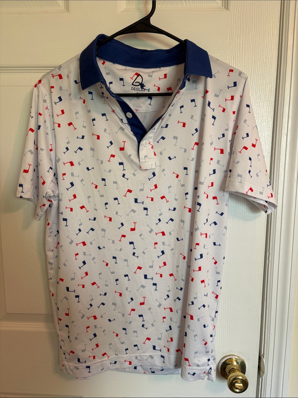 Deolan White Polo with Navy Collar and Red/Blue Golf-Flag Print